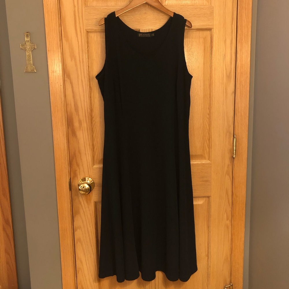 Piccadilly | Sleeveless Black Dress 1X